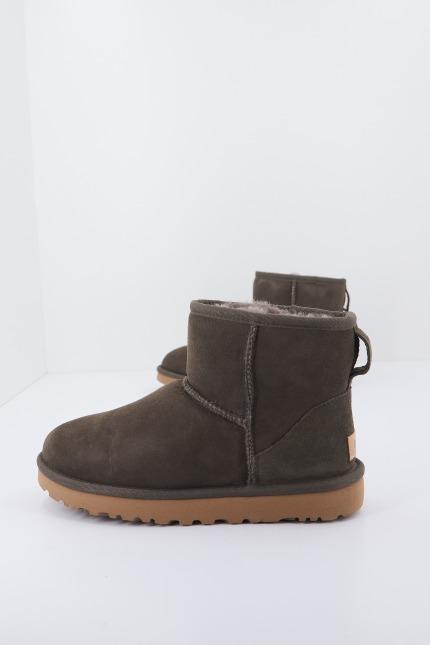 UGG W CLASSIC MINI II en color GRIS  (2)