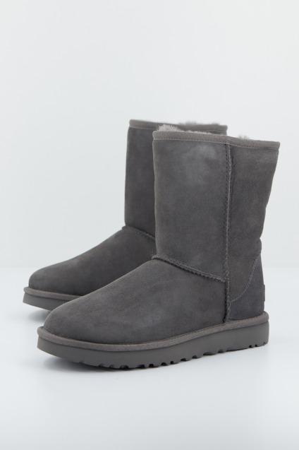 UGG W CLASSIC SHORT II en color GRIS  (1)