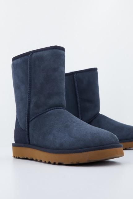 UGG W CLASSIC SHORT II en color AZUL  (1)
