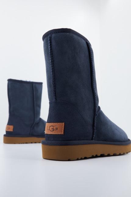 UGG W CLASSIC SHORT II en color AZUL  (3)