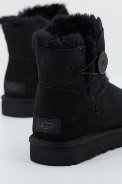 UGG UGG MINI BUTTON en color NEGRO  (3)