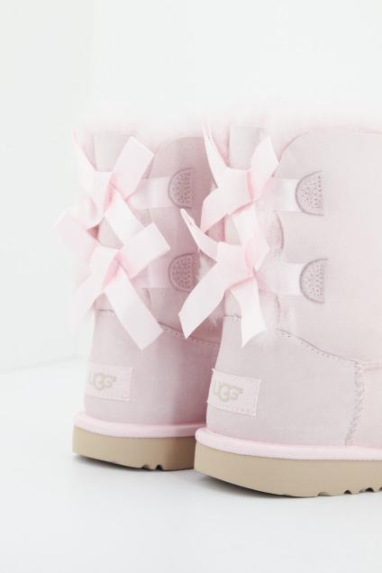 UGG BAILEY BOW II en color ROSA  (3)