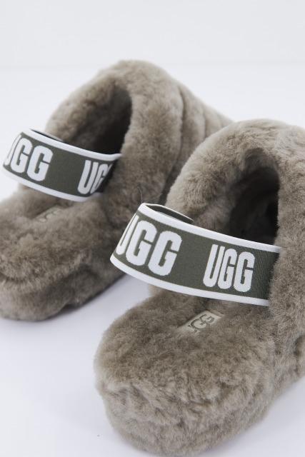 UGG FLUFF YEAH SLIDE en color VERDE  (3)