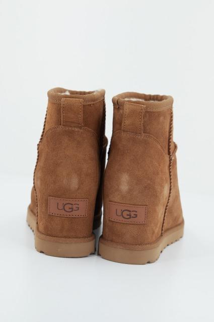 UGG CLASSIC FEMME MINI en color MARRON  (3)