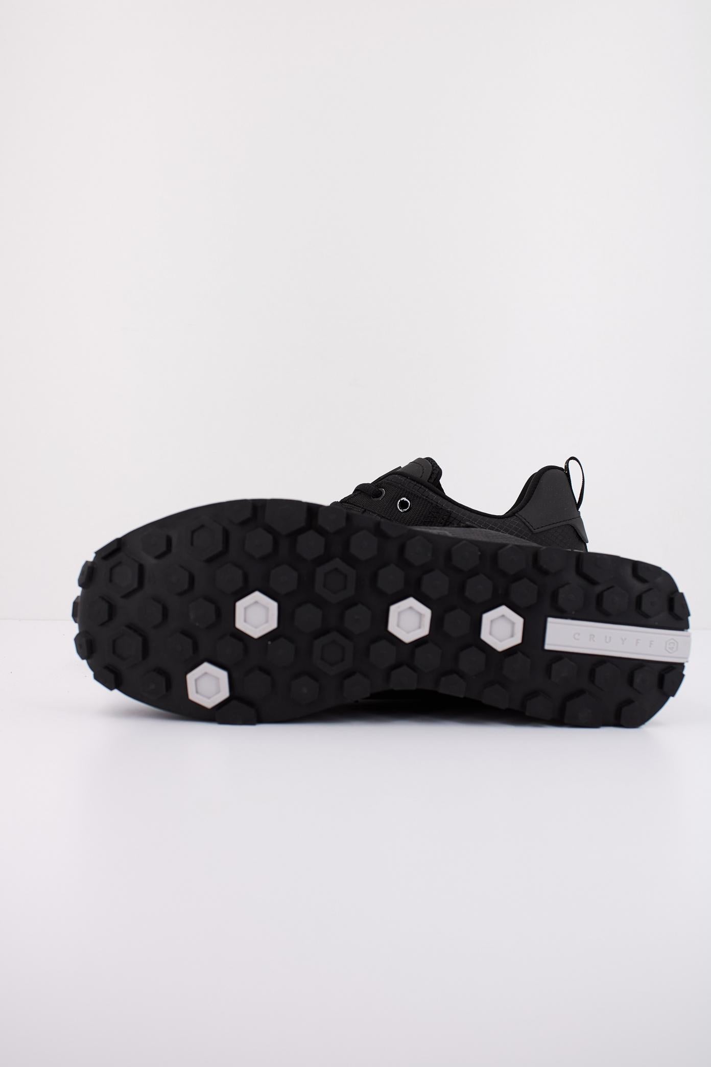 CRUYFF SUPERBIA en color NEGRO  (5)