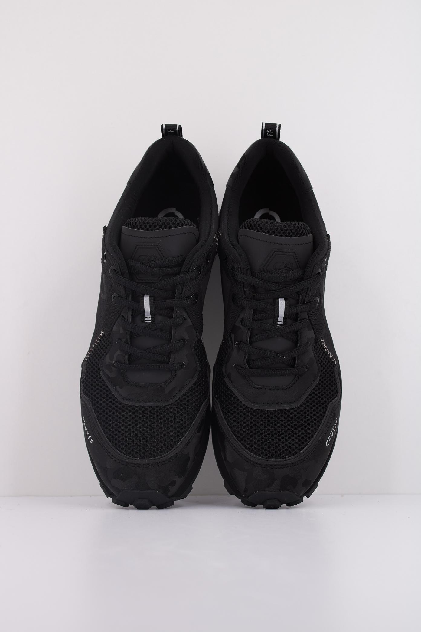 CRUYFF SUPERBIA HEX en color NEGRO  (3)