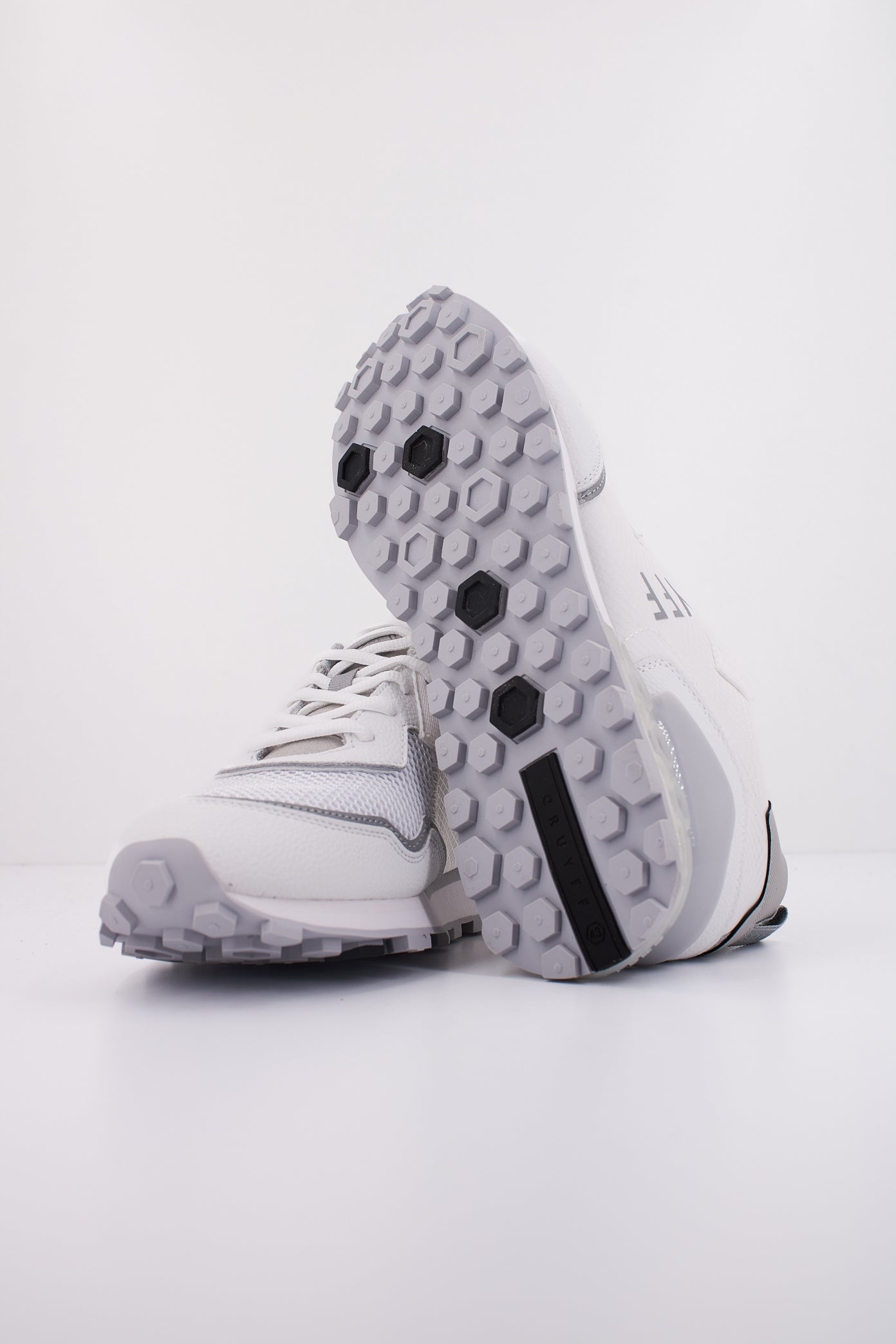 CRUYFF SUBERIBA HEX-TEC en color BLANCO  (5)