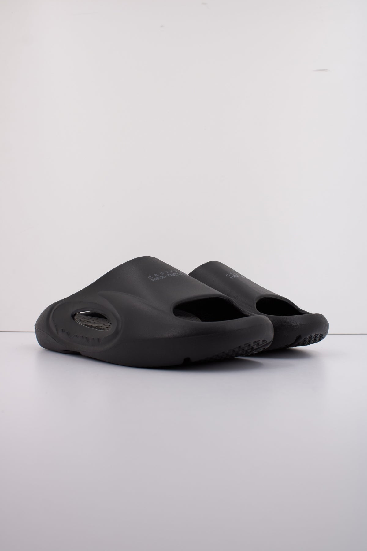 CRUYFF RECOVERY HEX-TECH en color NEGRO  (2)