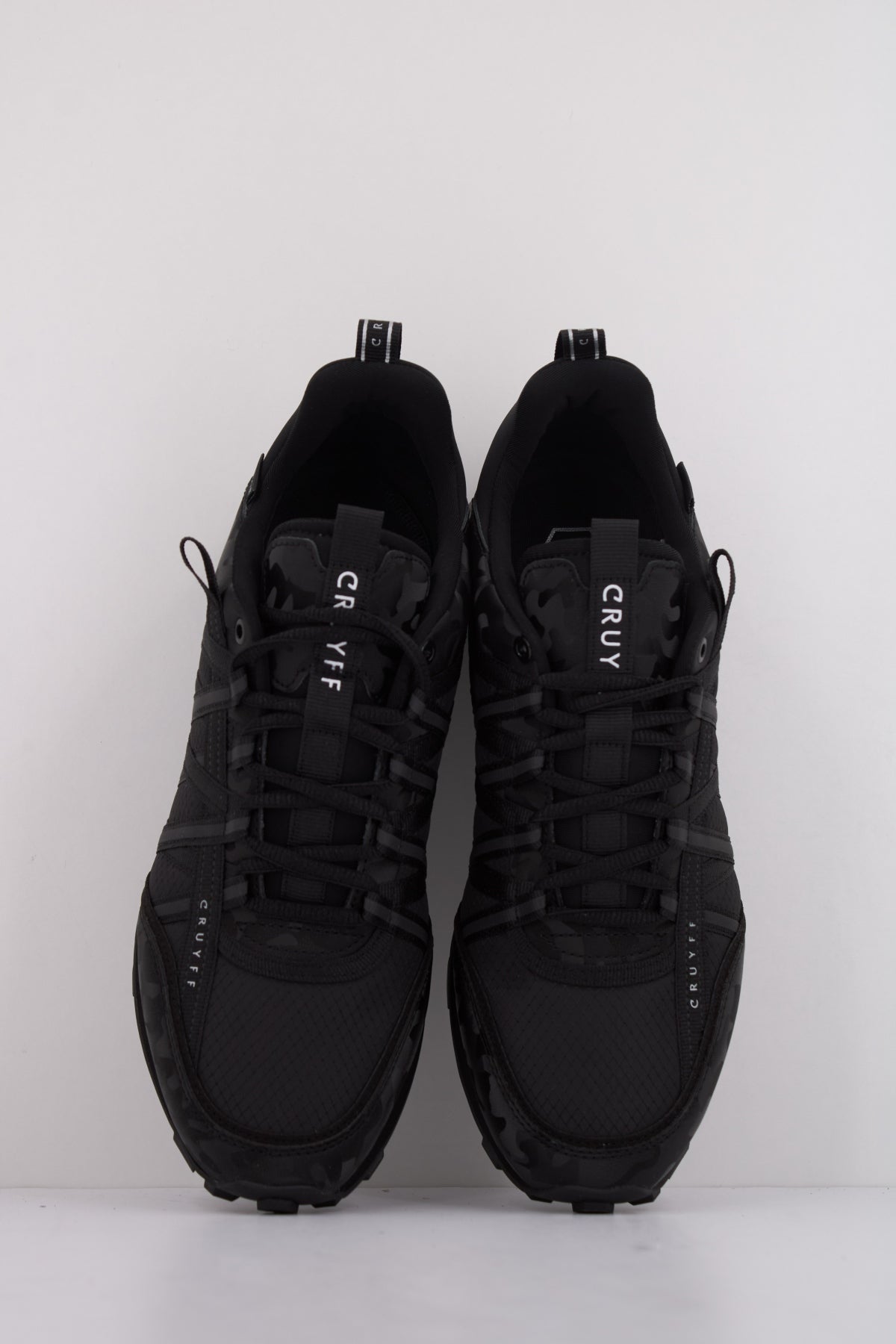 CRUYFF FEARIA HAX TECH en color NEGRO  (3)