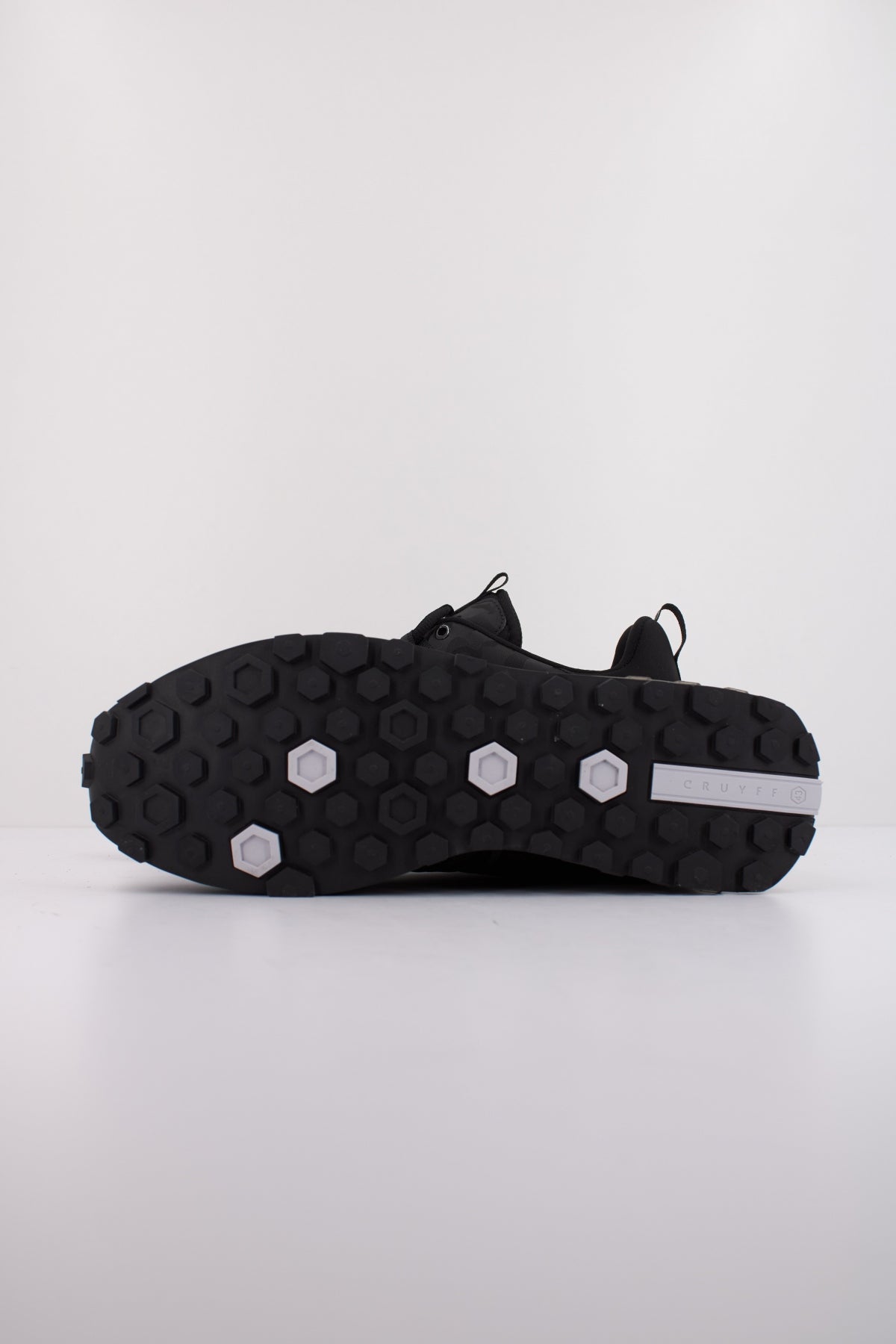 CRUYFF FEARIA HAX TECH en color NEGRO  (5)