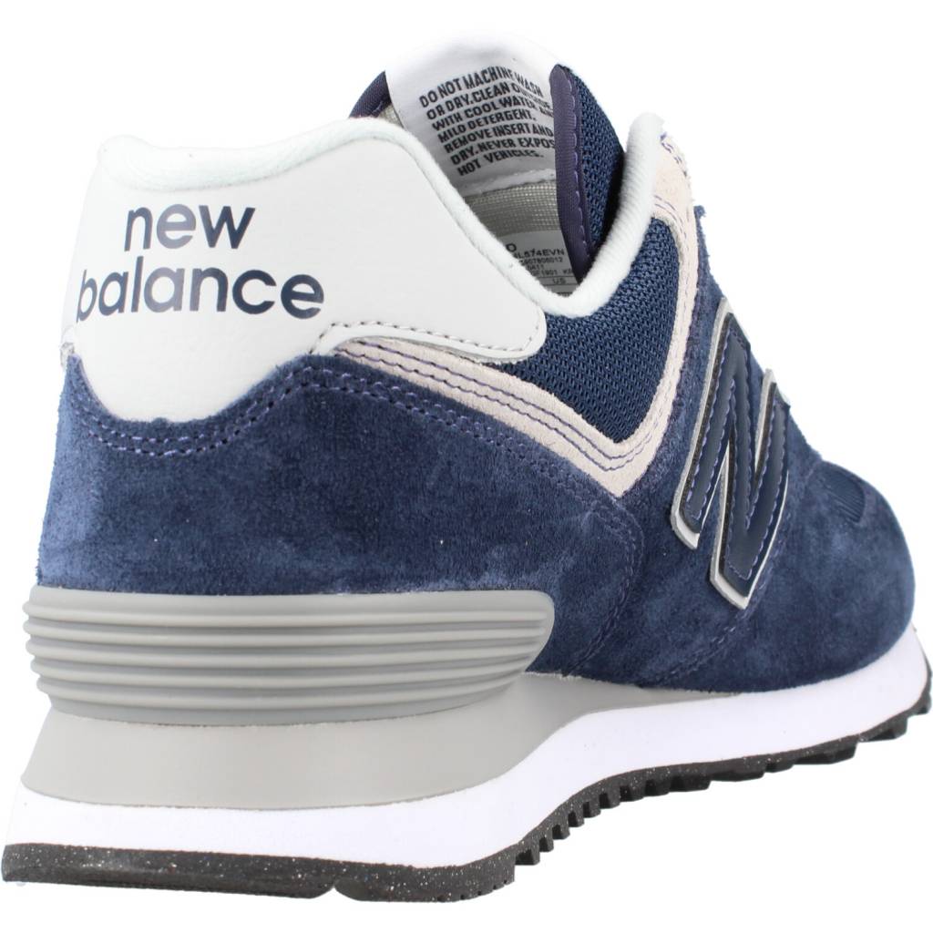Zapatos de la marca NEW BALANCE en zacaris