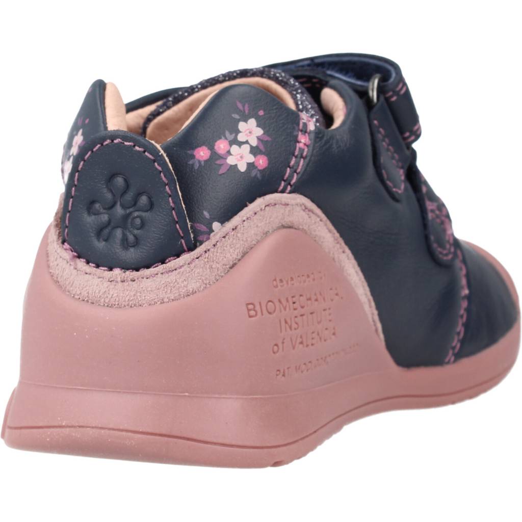 Zapatos de la marca BIOMECANICS en zacaris