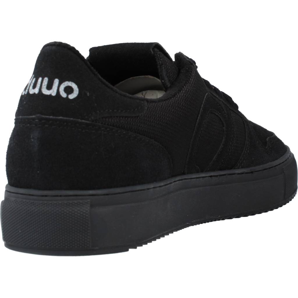 Zapatos de la marca DUUO en zacaris