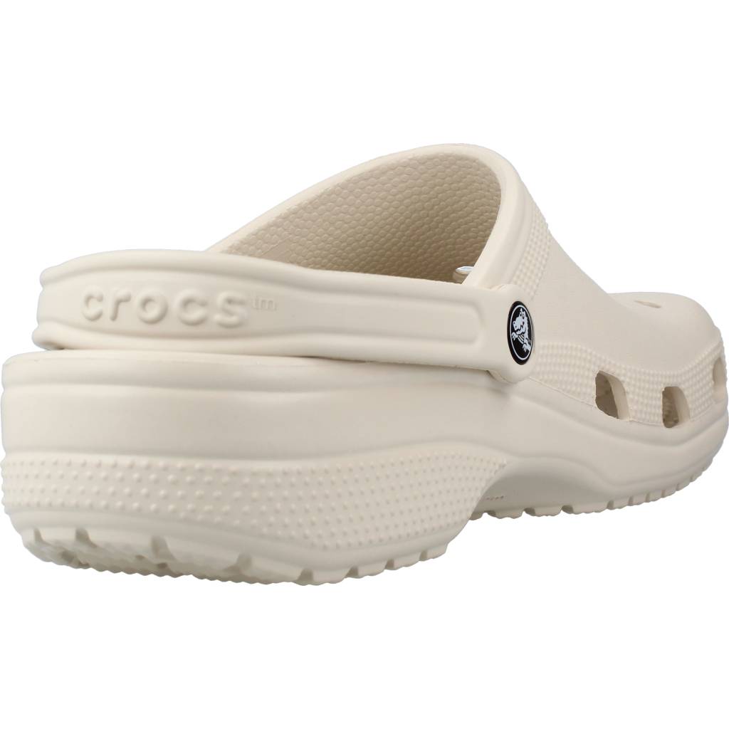 Zapatos de la marca CROCS en zacaris